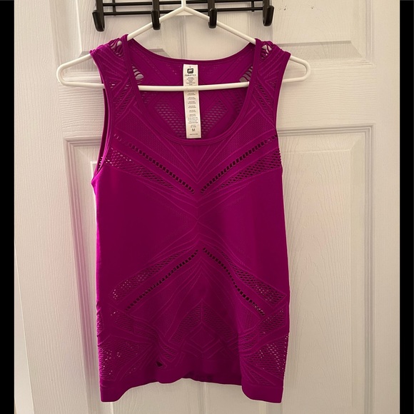 FABLETICS Womens Isabella Knit Magenta Tank Medium EUC - Picture 7 of 10
